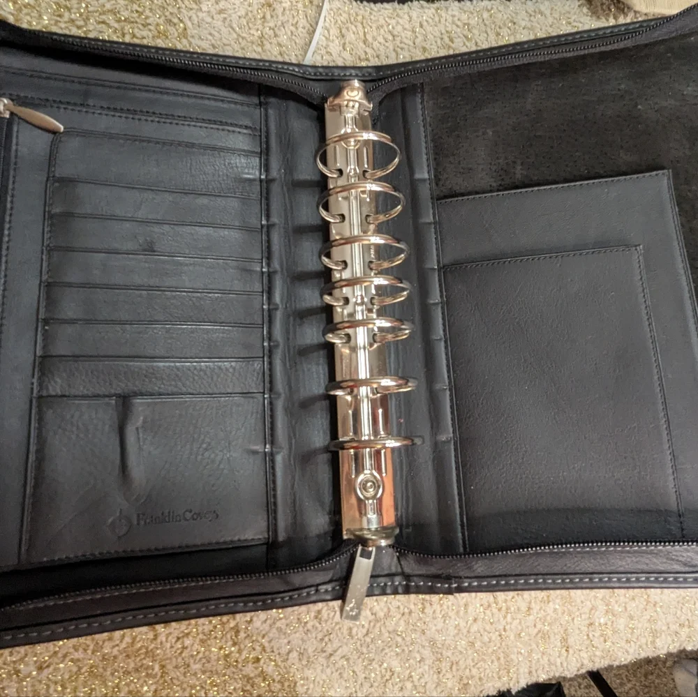 Vintage FRANKLIN COVEY Size 11 x 8.5  Synth Leather ~Planner/Binder Zip